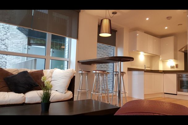 1 Bed Flat, Emily Street, E16 - Photo 1