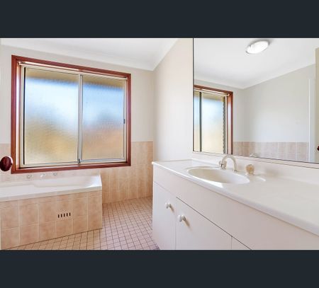 27 Casuarina Drive, Cherrybrook, NSW 2126 - Photo 2
