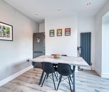 3 bedroom semi-detached house to rent - Photo 6