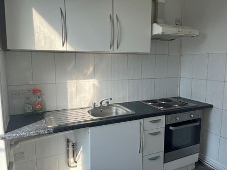 1 bedroom flat to rent - Photo 4