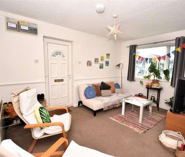 Bowmont Drive, Aylesbury, HP21 - Photo 1