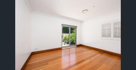 Freestanding Home in a Premier Mosman Locale - Photo 3