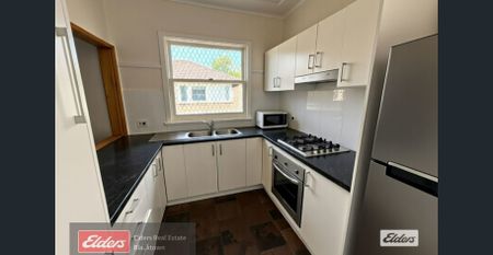 Beautifully Updated Home Close to All Essentials - Photo 5