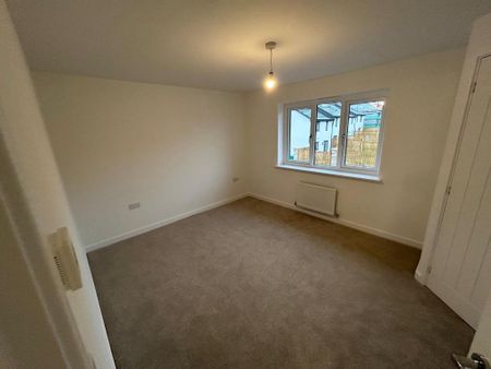 3 bedroom semi-detached house to rent - Photo 4
