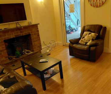 1 bedroom in a house share to rent - Photo 5