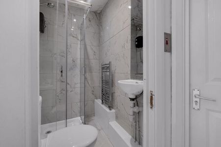 5 bedroom apartment to rent - Photo 4