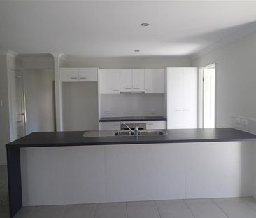 Family Home in Quiet Cul-De-Sac - Photo 3