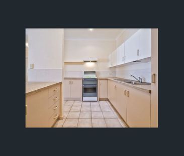 9/119 Freshwater Street, Torquay, Qld 4655 - Photo 2