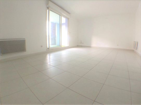 Appartement 3 pièces 70m2 MARSEILLE 8EME 1 238 euros - Photo 1