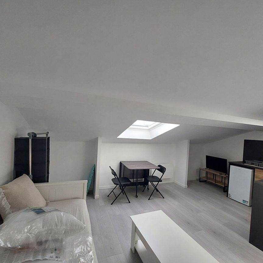Location Appartement 1 pièce 14m² - Photo 1