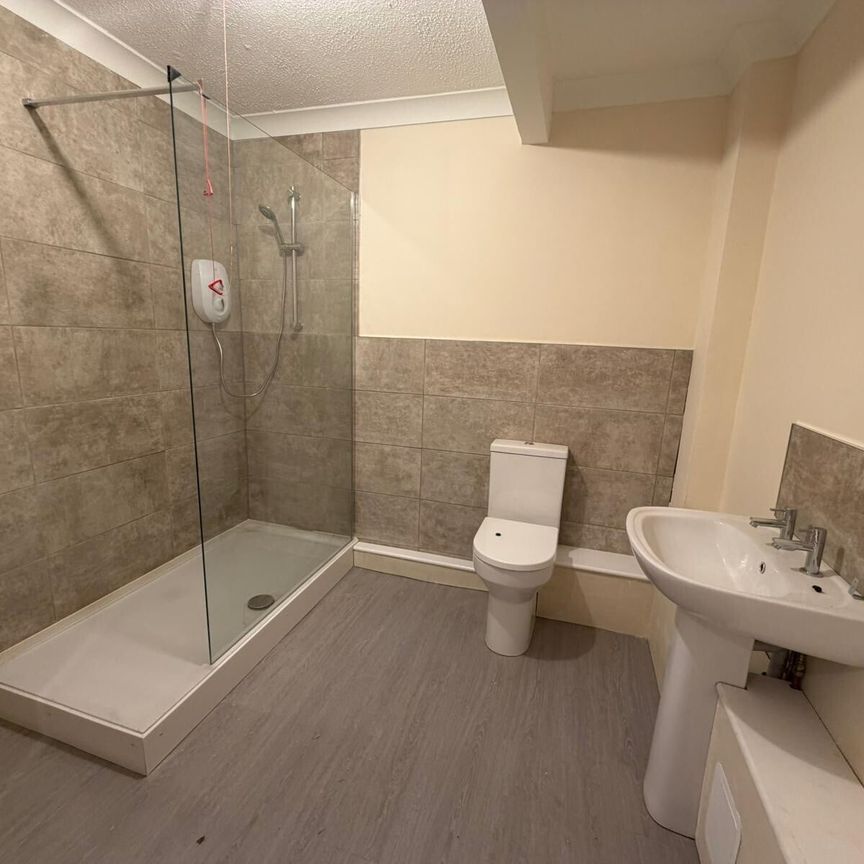 Elliott Road, March - Photo 1