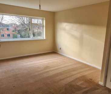 2 bedroom Flat To Let - Photo 3