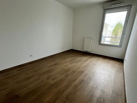 Location Appartement 2 pièces 39m² ST ANDRE DE CUBZAC 33240 - Photo 3