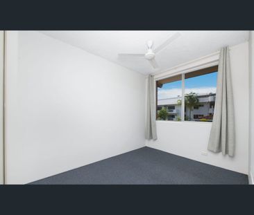 4/10 Alexandra Street, North Ward, Qld 4810 - Photo 2