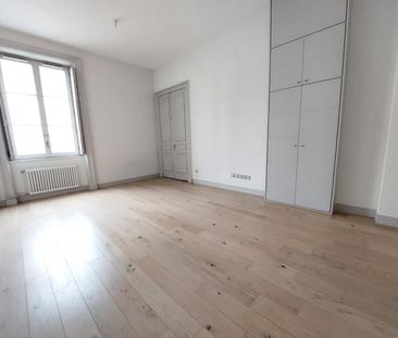 location Appartement F1 DE 50.5m² À LYON - Photo 1