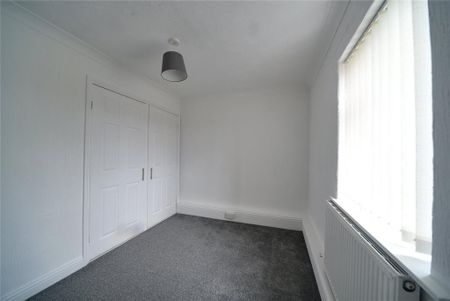 4 bedroom detached house to rent - Photo 2