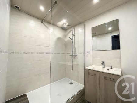 Location Appartement 2 pièces 44m² ST ANDRE LES VERGERS 10120 - Photo 4