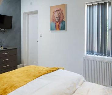 Ensuite rooms in CV2 - - Photo 5