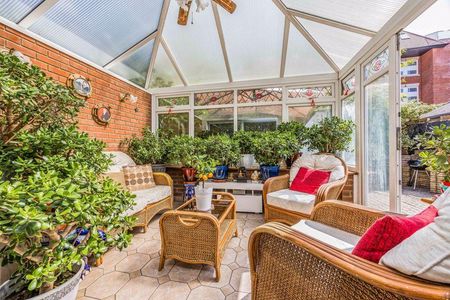 3 bedroom semi-detached house to rent - Photo 2