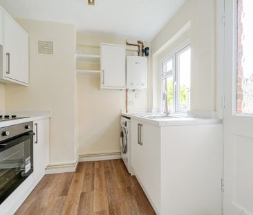 Langborough Road, RG40 - Photo 5