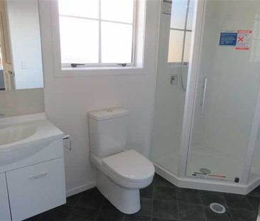 Experience comfortable and convenient living in this well-appointed... - Photo 3