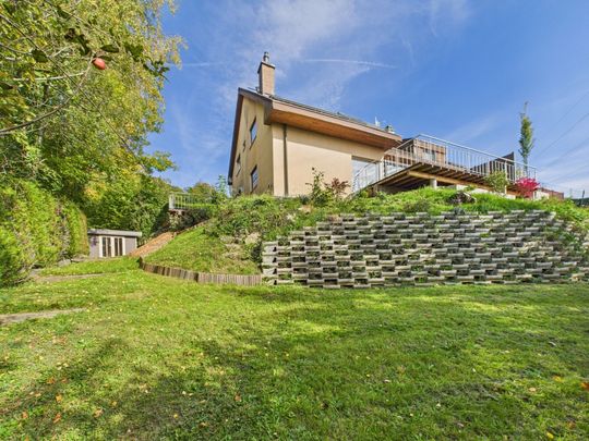 Maison jumelée rénovée de 5.5 pièces avec jardin, véranda et grand salon cadre familial calme à Le Mont-sur-Lausanne - Foto 1