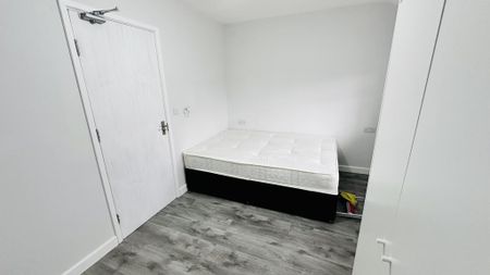 House share to rent - Photo 2