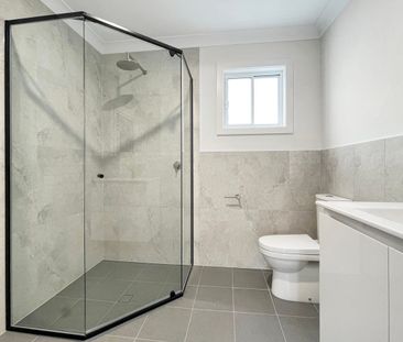 Brand New 2-Bedroom Cabin with Leafy Outlook & Private Access - Photo 2