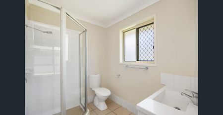 BEAUTIFUL HOME WITH HUGE ENTERTAINMENT AREA!! - Photo 2