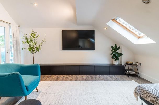 4 bedroom detached house to rent - Photo 1