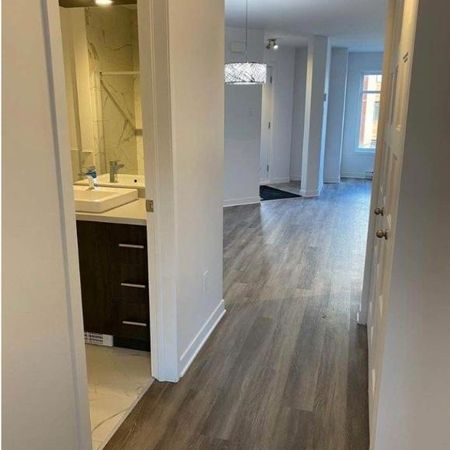 Condo-Triplex 4.5 dans un secteur recherché (avec stationnement) - Photo 4