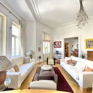 360° TOUR // MÖBLIERTE INNENSTADT - STILWOHNUNG/ FURNISHED CLASSIC STYLE CITY APARTMENT - Photo 1