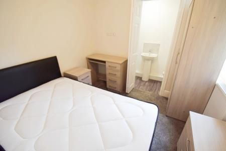 Leek Road, Joiners Square, Shelton, Stoke-On-Trent, ST1 - Photo 5