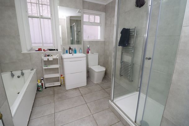Room in a Shared House, Madeley Road, W5 - Photo 1