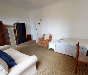 5 Bed Student Accommodation - Photo 3