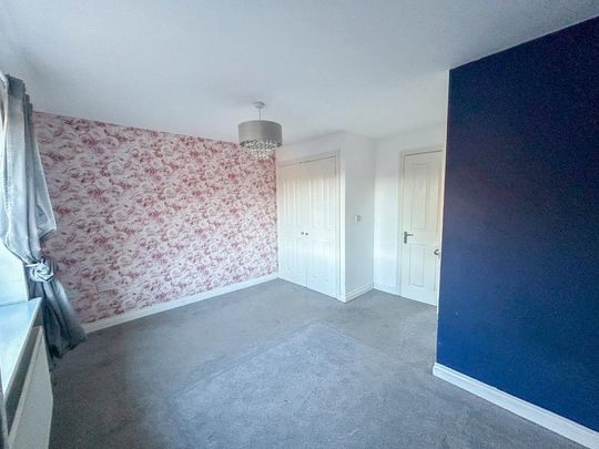2 bedroom end of terrace house to rent - Photo 1
