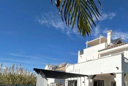 Luxury Townhouse for rent in Nueva Andalucia, Spain - Photo 3