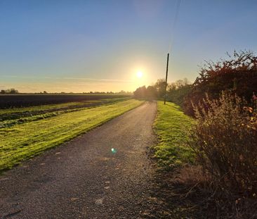 Large 4 Bedroom Rural Property for Rent in Crowland - Photo 6