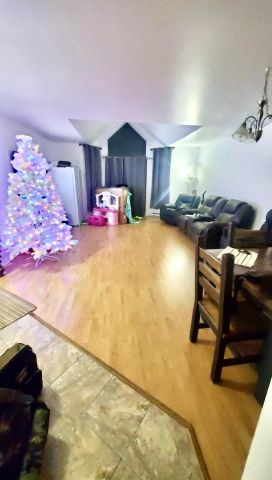 Maison à étages à Sainte-Thérèse - Photo 2