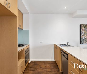 2 BED Spacious North/East Facing with City Views - Photo 6
