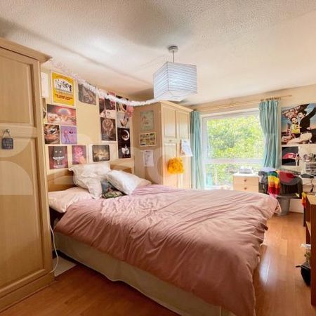 Duplex Mid-Century development with garden - Photo 4
