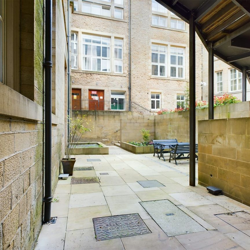 Apartment to rent on - Photo 1