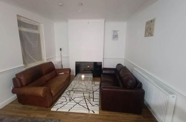 Room in a Shared House, Norway Street, M6 - Photo 1