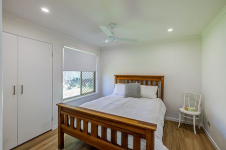 Newly Renovated 2 Bedroom Duplex Located in Studio Village - Photo 5