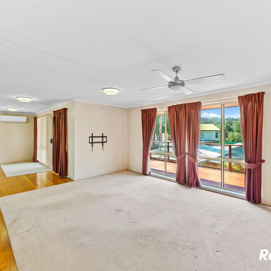 Magnificent Maloney's - Photo 1