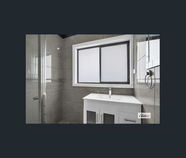 Neat home with large shed - Photo 5