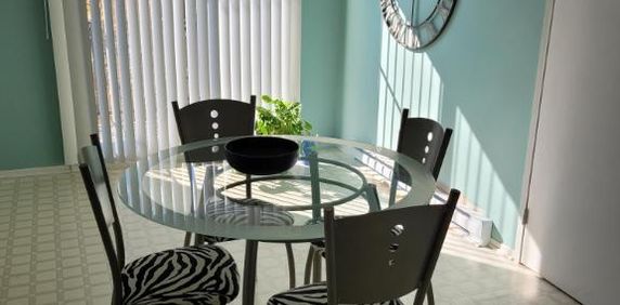 Beau Grand 4 1/2 propre à louer - Photo 2