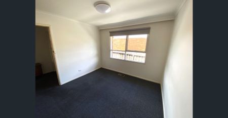 Spacious Two Bedroom Unit Opposite Chadstone Shopping Centre! - Photo 4