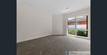 WOW FACTOR, GARDEN MAINTENANCE INCLUDED…. - Photo 5