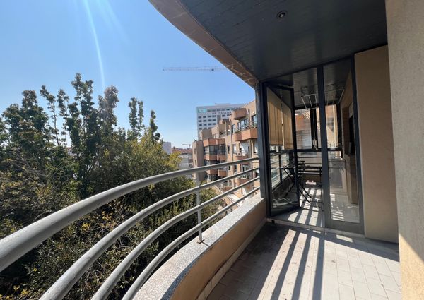 Fantástico Apartamento T2 Mobilado com Garagem e Arrumos